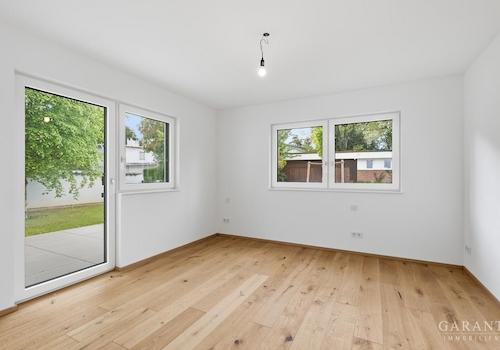 Büro mit Terrassenzugang