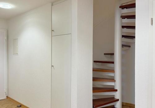 Treppe zu Ebene 2