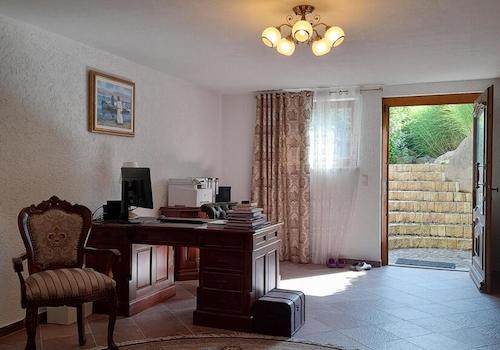Büro /Zimmer UG