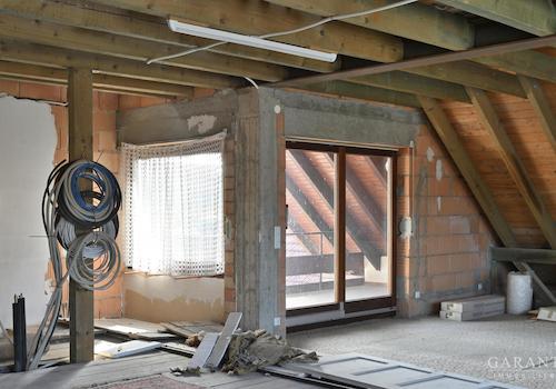 DG mit Dachbalkon