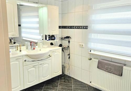 Badezimmer 1.OG