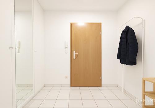 Garderobe mit Einbauschrank