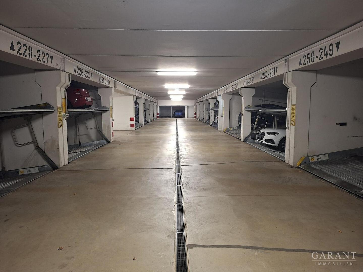 Tiefgarage-Douplex Parker