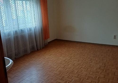 Eines der Zimmer/EG