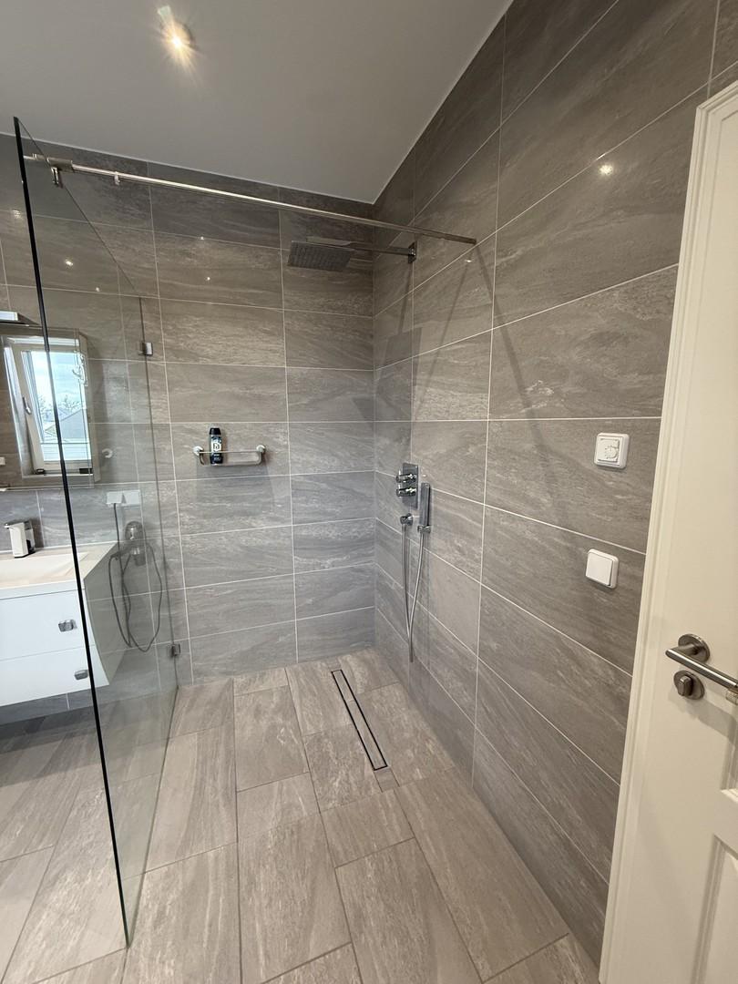 Bad OG - Dusche