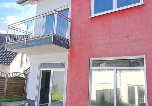 Hinten