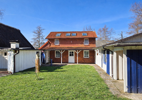 2. Wohnhaus Garten
