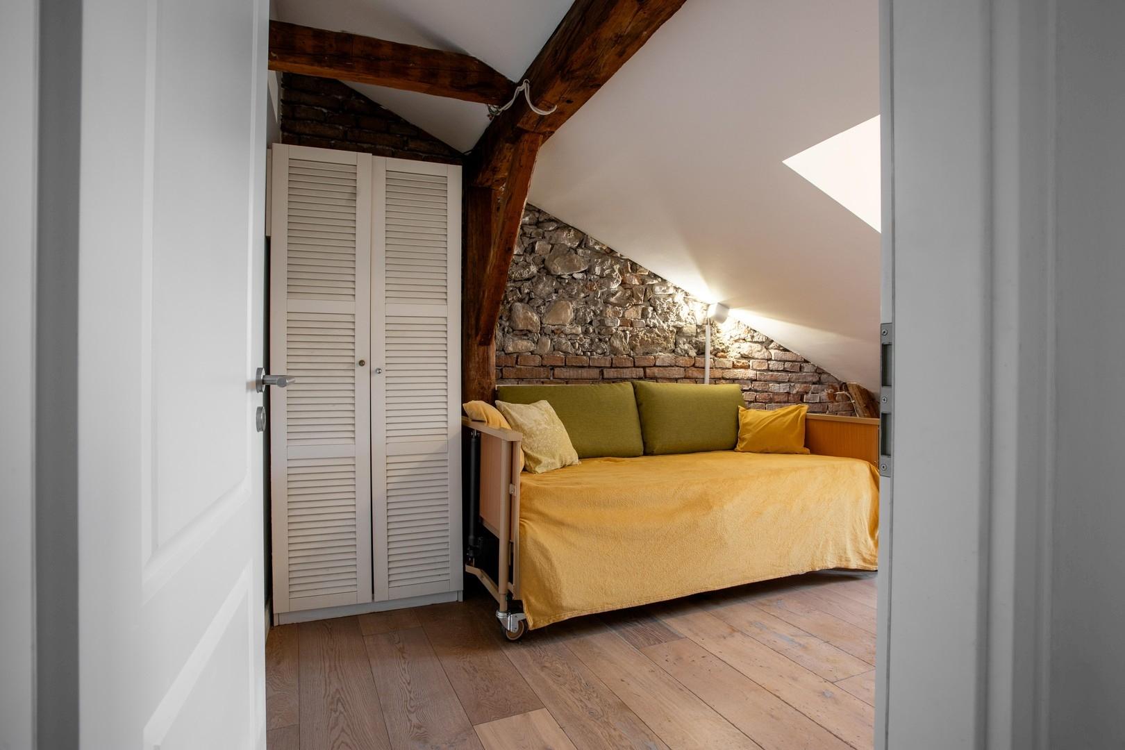 Schlafzimmer 1