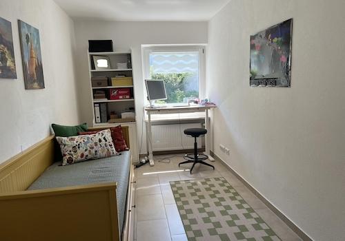 Büro/Kinderzimmer