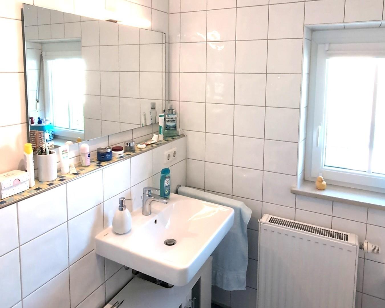 Waschbecken mit Tageslicht