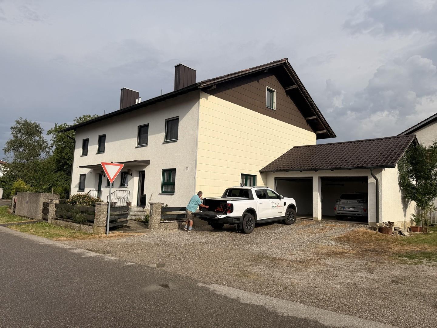 Haus mit Garagen