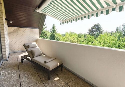 Balkon oben - (KI generiert)
