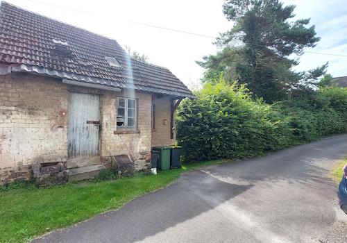 Straßenansicht Grundstück mit Backes