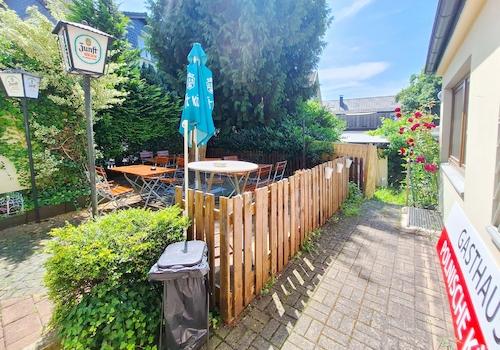 Terrasse Gaststätte EG