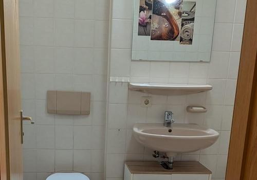 Badezimmer mit Badewanne