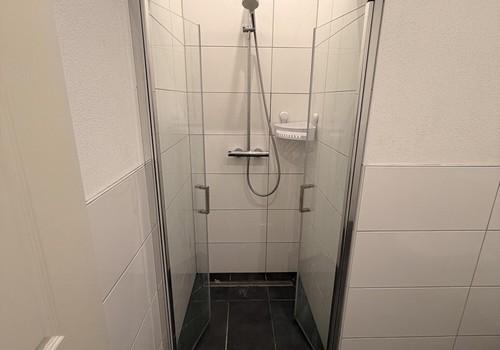 Dusche und WC