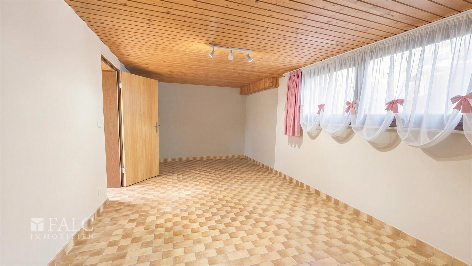 Zimmer im Untergeschoss
