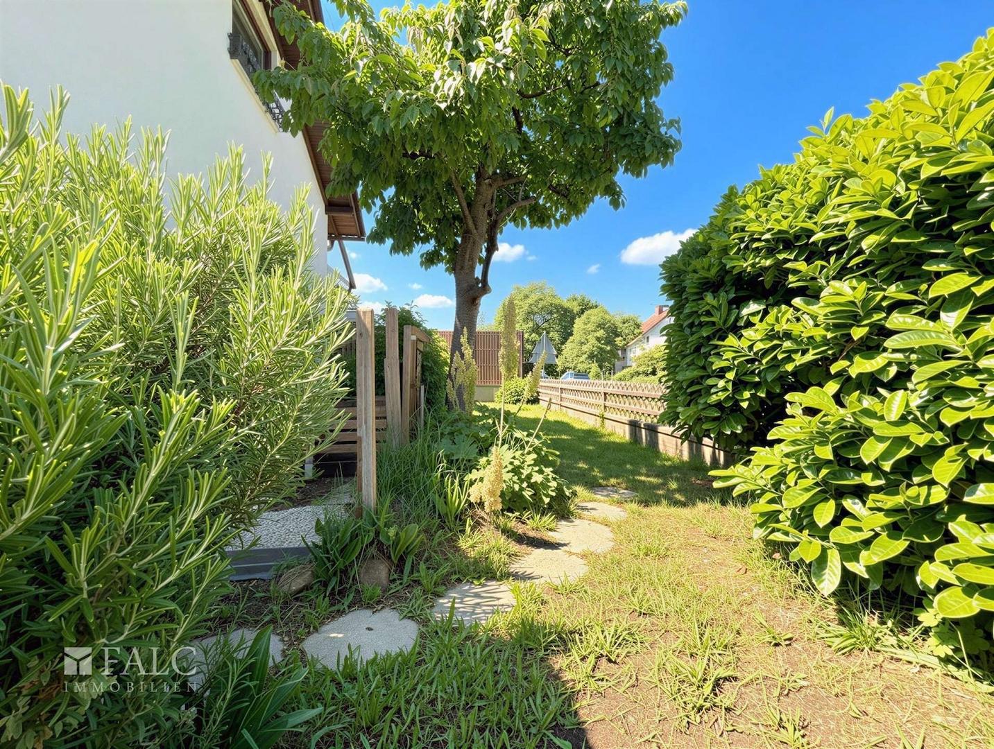 Garten - Zur Straßenseite