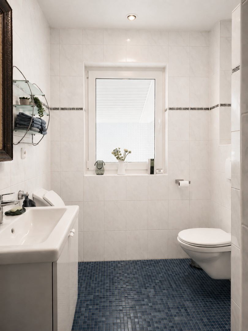 EG Gäste-WC mit Dusche+Urinal