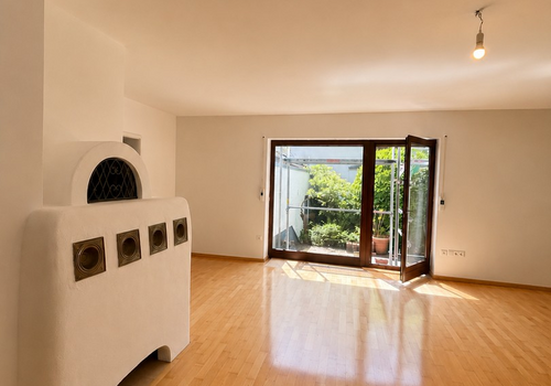 Wohnzimmer mit Kachelofen