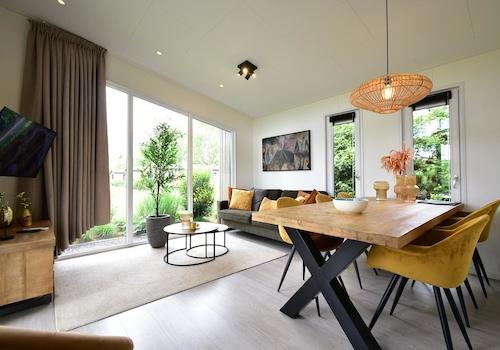kaufen-freistehendes-ferienhaus-lith-wohnzimmer-sitzecke-recreatieadviseurs-vakantiehuistekoop-nl.jpg