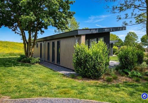 kaufen-freistehendes-ferienhaus-lith-aussenansicht-architektur-recreatieadviseurs-vakantiehuistekoop-nl.jpg