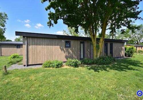 kaufen-freistehendes-ferienhaus-lith-rueckansicht-fassade-recreatieadviseurs-vakantiehuistekoop-nl.jpg