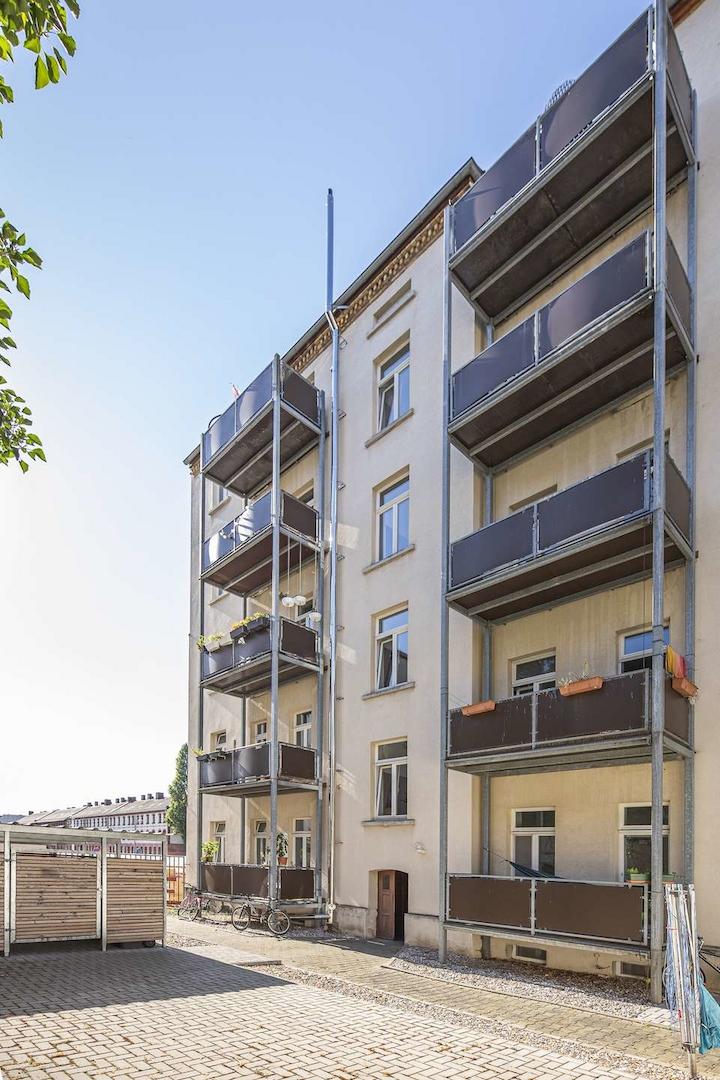 Rückansicht Balkonanlage Hof