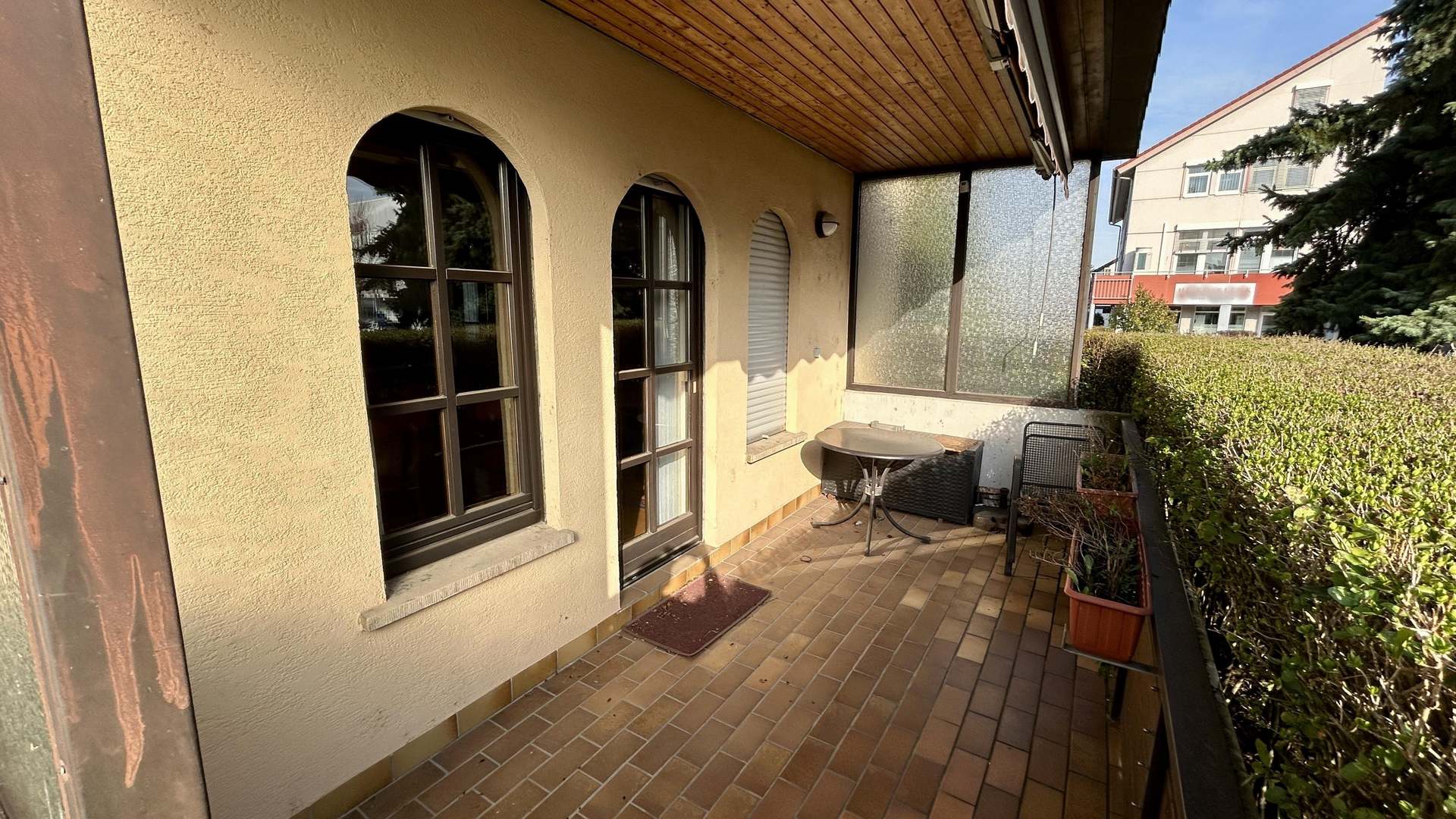 Überdachter Balkon
