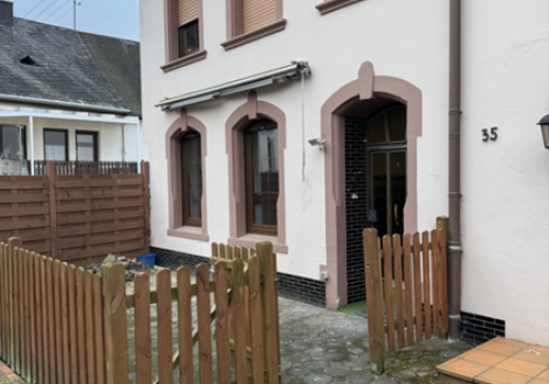 DB1 Vorgarten mit Terrasse