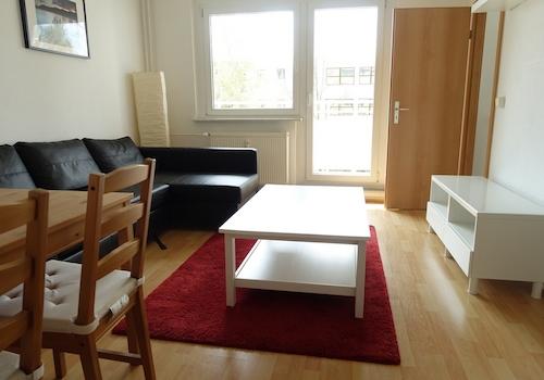 möbliertes Wohnzimmer