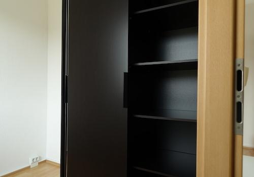Kleiderschrank