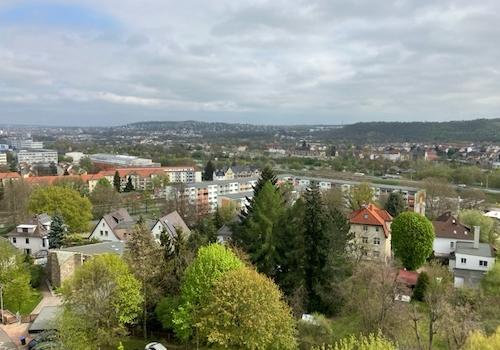 Ausblick Kinderzimmer und Schlafzimmer.