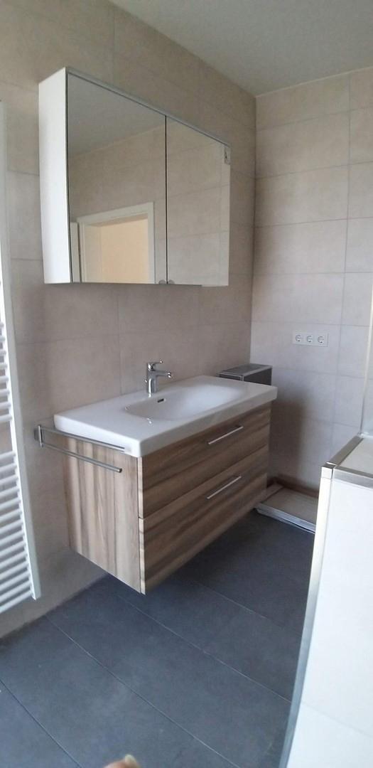 Bad mit Spiegelschrank