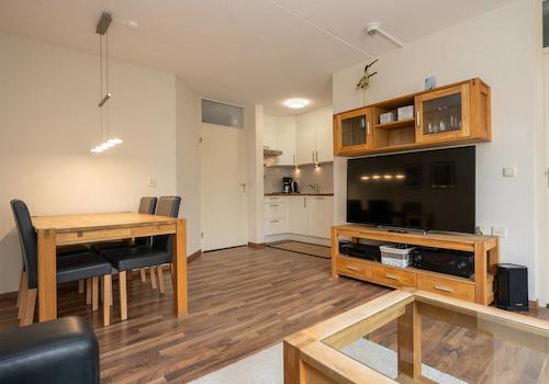 Wohnzimmer mit Blick zur Küche