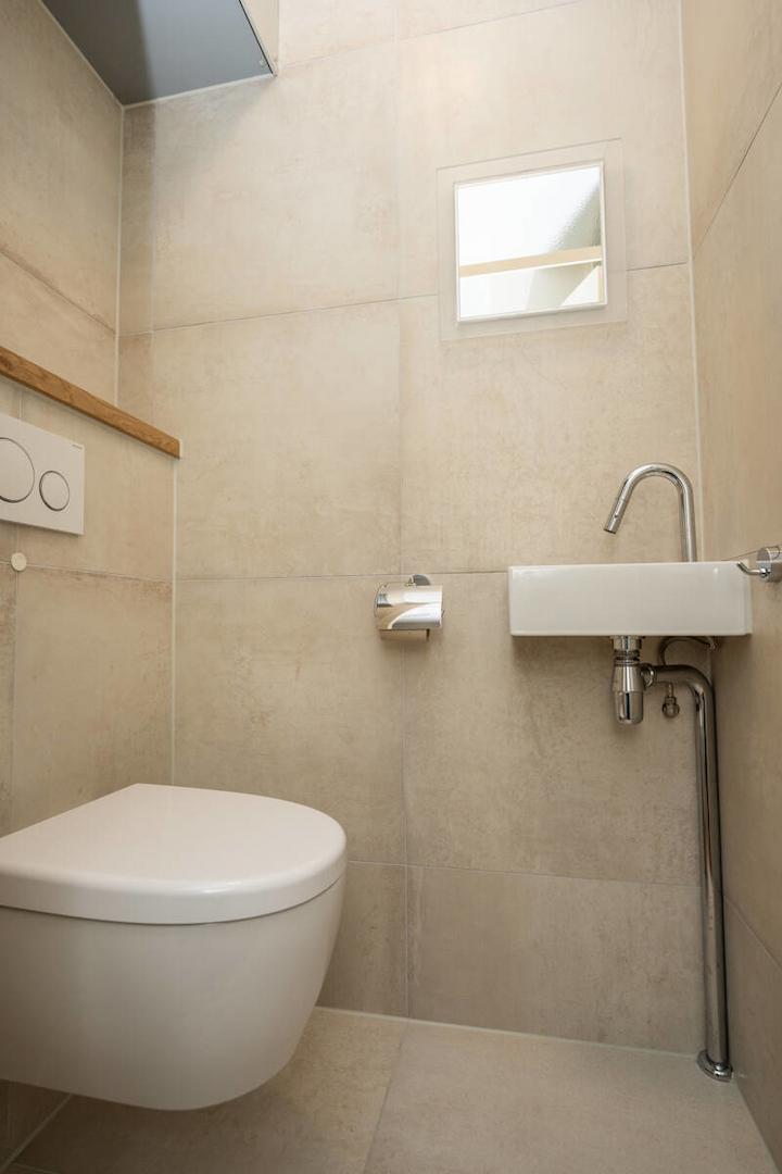 separate Toilette