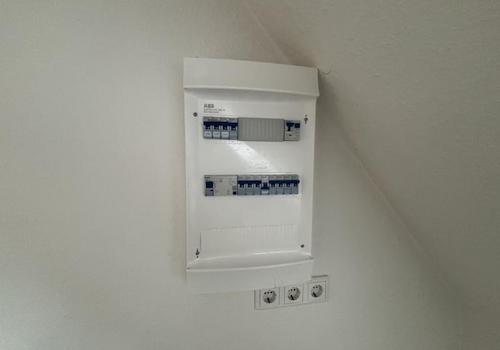 FI und Kippschalter