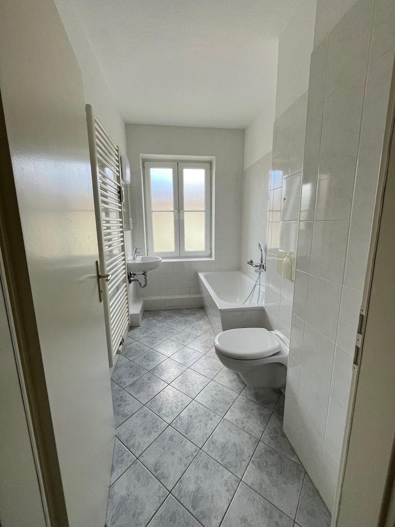 Bad mit Badewanne