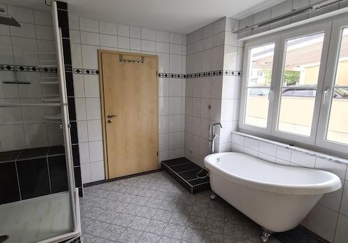 Masterbad mit Badewanne