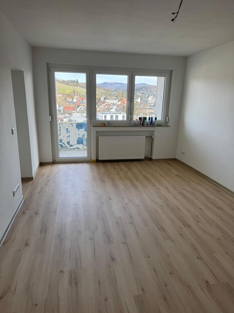 Wohnzimmer mit Zugang zum Balk