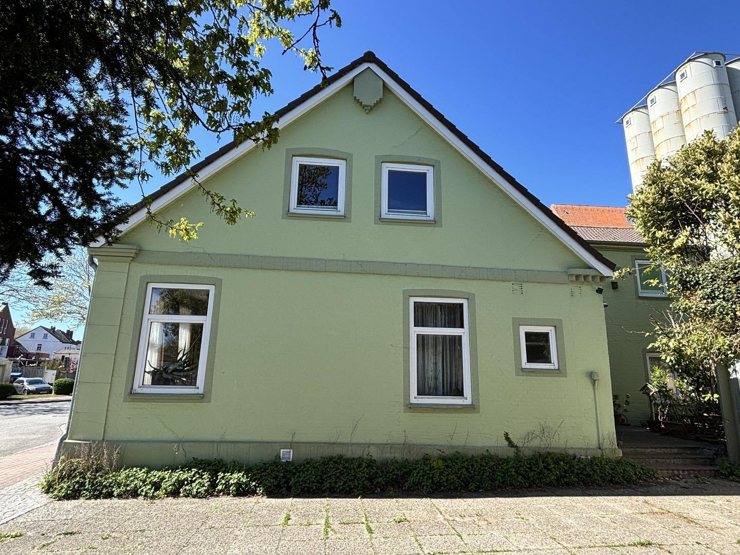 Haus 1 Seitenansicht Hof