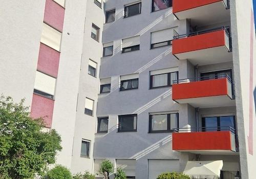 Außenansicht Haus Balkon