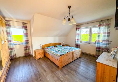 42 Schlafzimmer DG