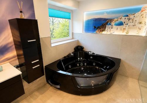 Bad EG mit Whirlpool