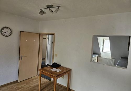 Wohnzimmer mit Blick in die Kü