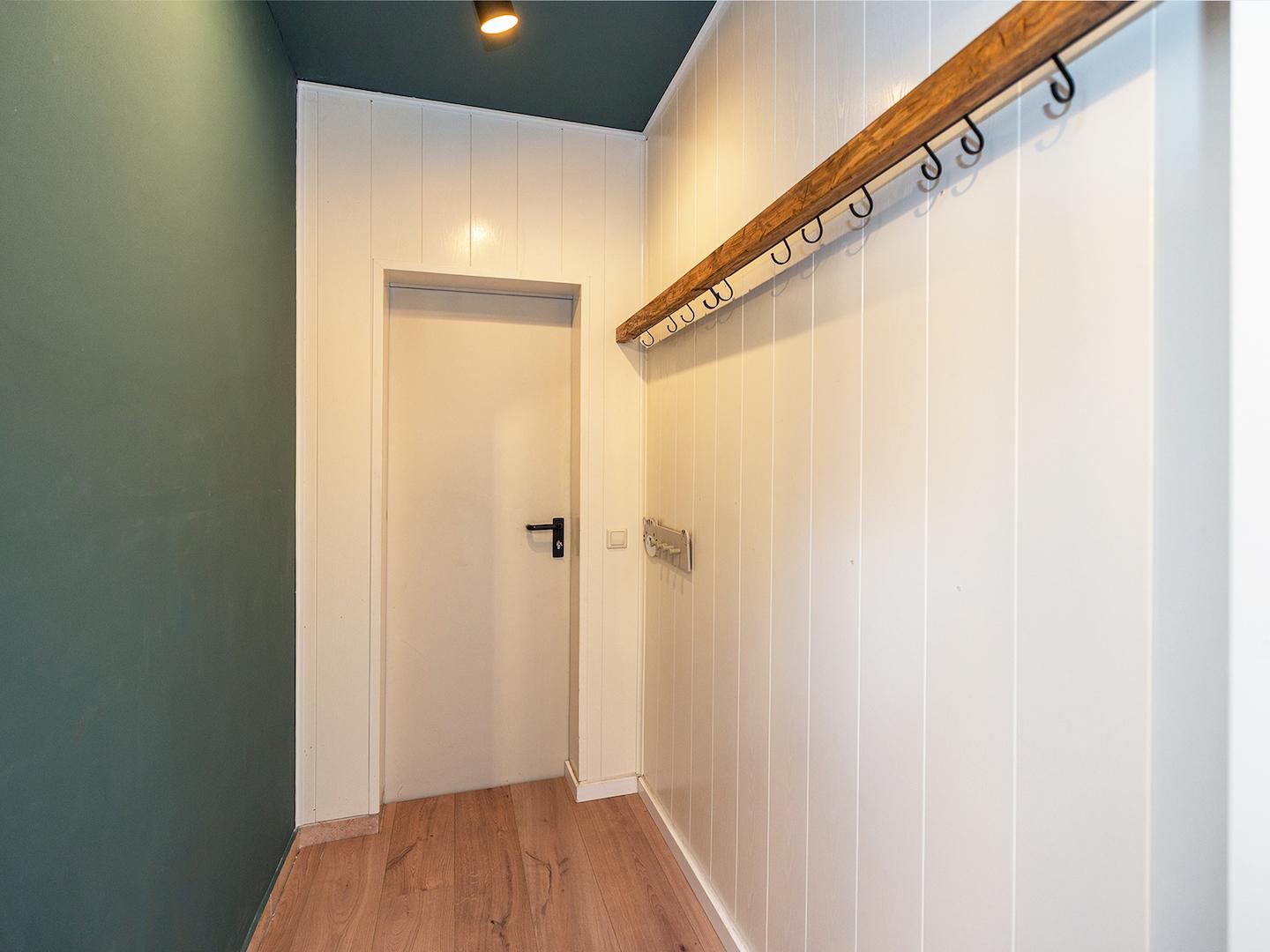 Garderobe/Durchgang Garage (EG)