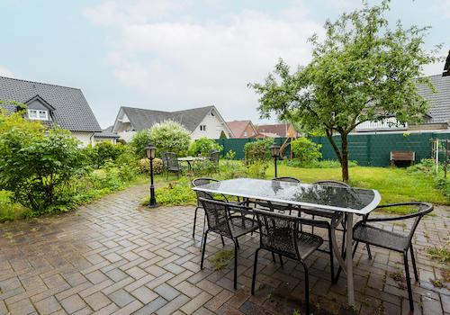 Terrasse mit Gartenblick