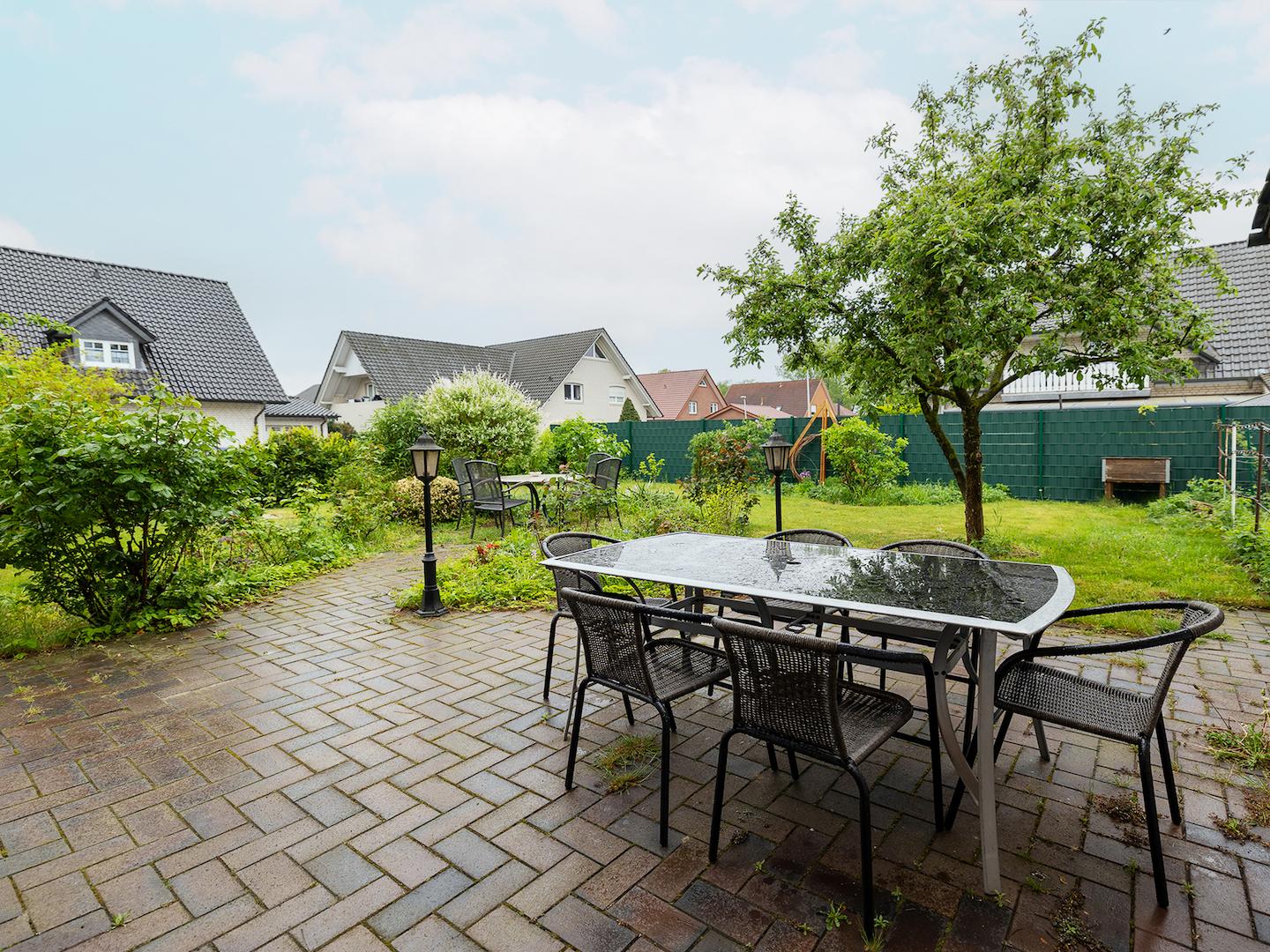 Terrasse mit Gartenblick