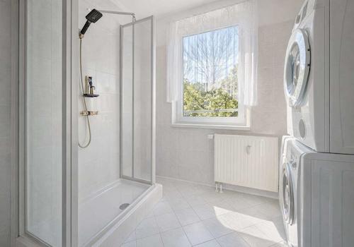 1. OG rechts Badezimmer