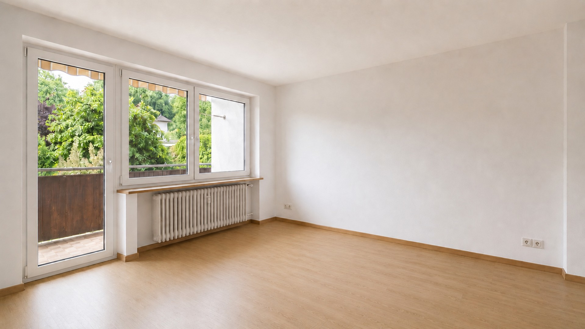 Schlafzimmer mit Balkon
